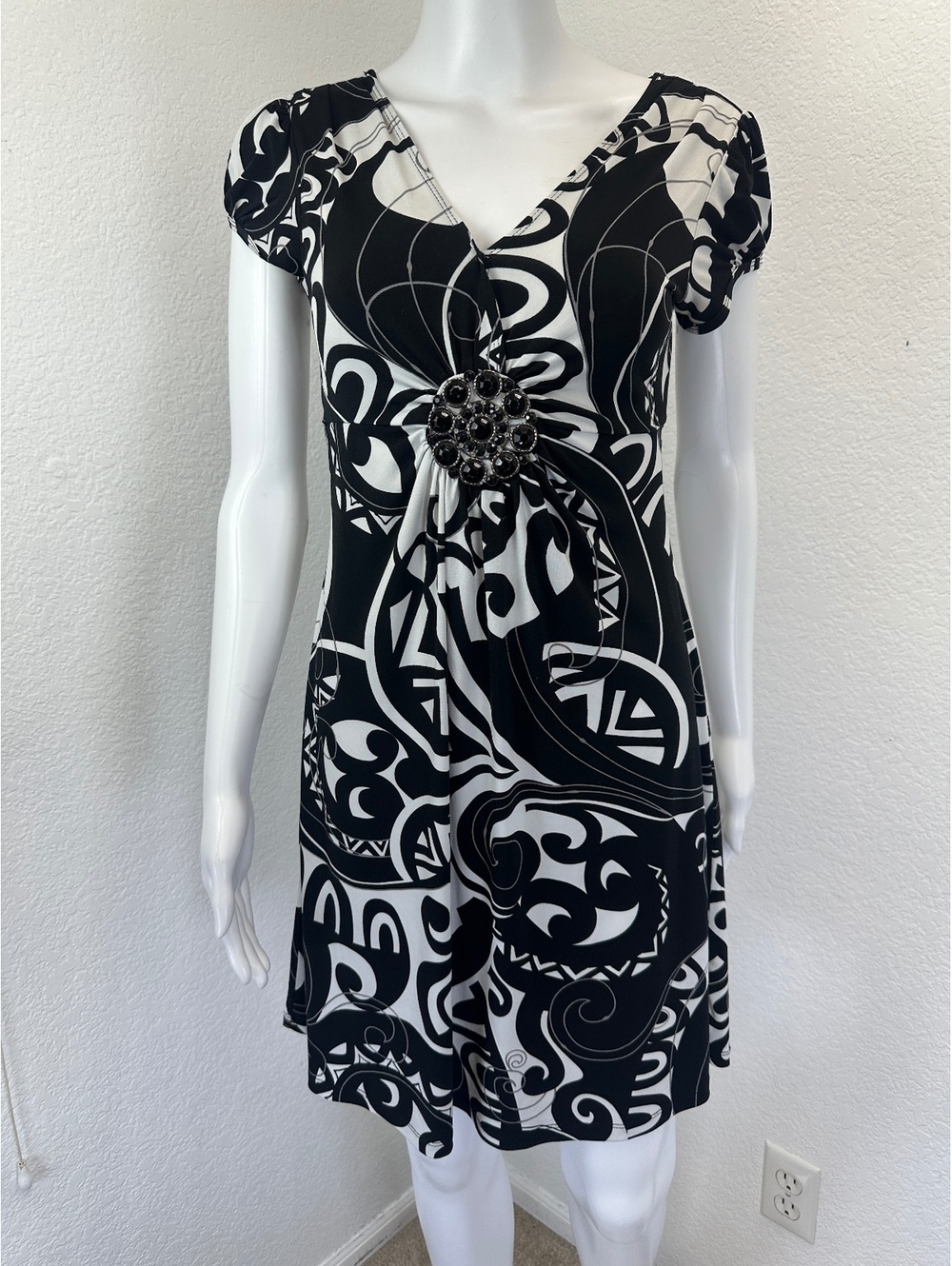 Y2K Women’s Sz 6 Heart Soul Black White Abstract Empire Waist Faux Wrap Dress